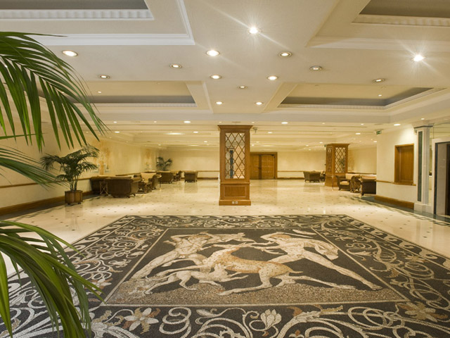 Royal Olympic Hotel: Lobby Area