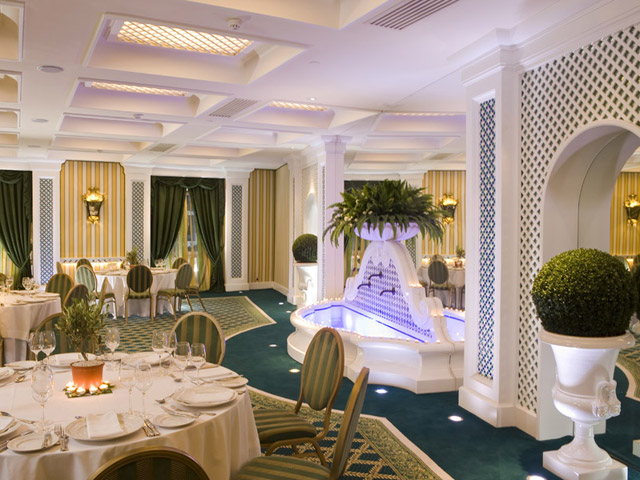 Royal Olympic Hotel: Restaurant