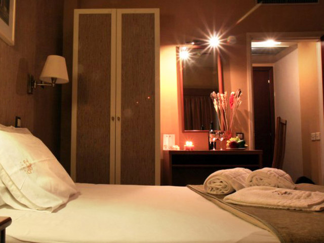 Queen Olga Hotel - Bedroom