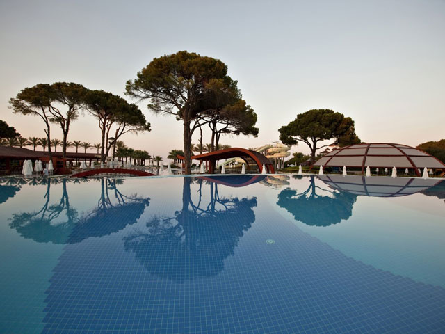 Cornelia De Luxe Resort: Pool Area