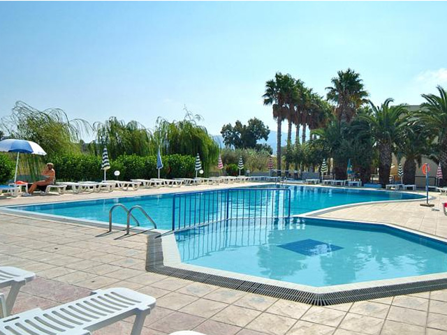 Oasis Apartments - 