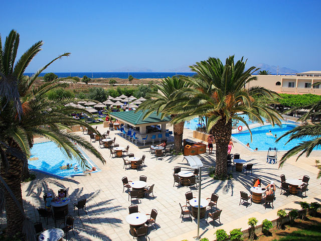 Sandy Beach Hotel - 