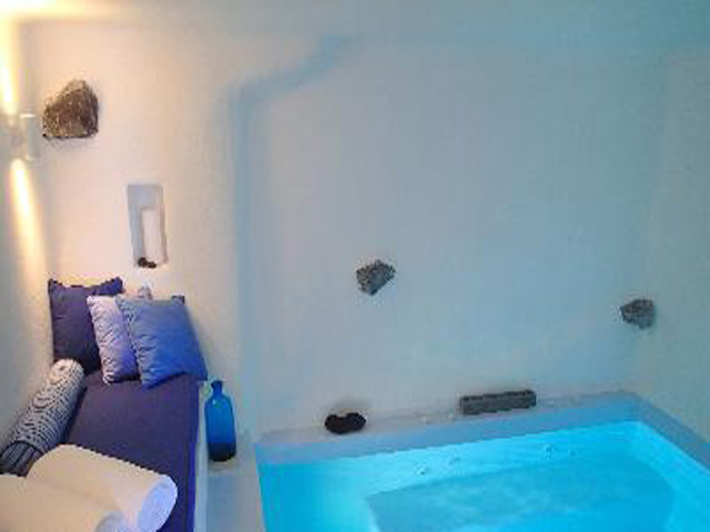 Iconic Santorini - A Boutique Cave Hotel: 