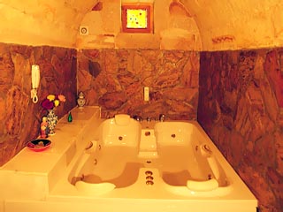 Museum Hotel: Bathroom