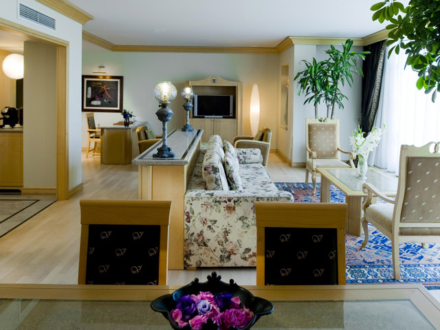 Gloria Verde Resort & Spa: King Suite