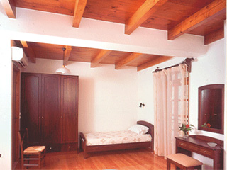 Ontas Traditional Hotel - Room