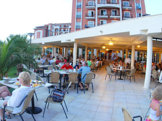 Asteria Elita Resort: Outside Restaurant