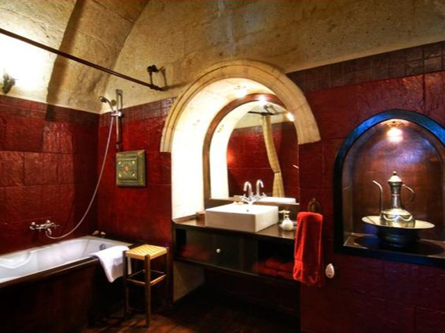 Sacred House: Antique tiles bathroom