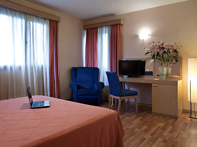 Parnon Hotel Athens - Junior Suite