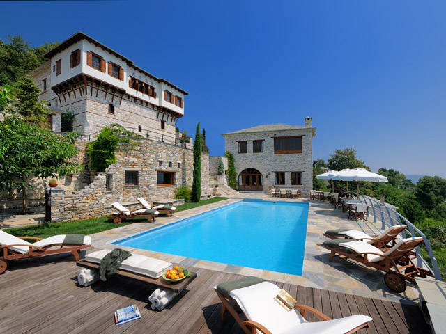 Sakali Mansion - Exterior View Swimming pool