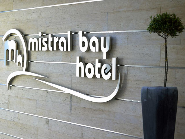 Mistral Bay - 
