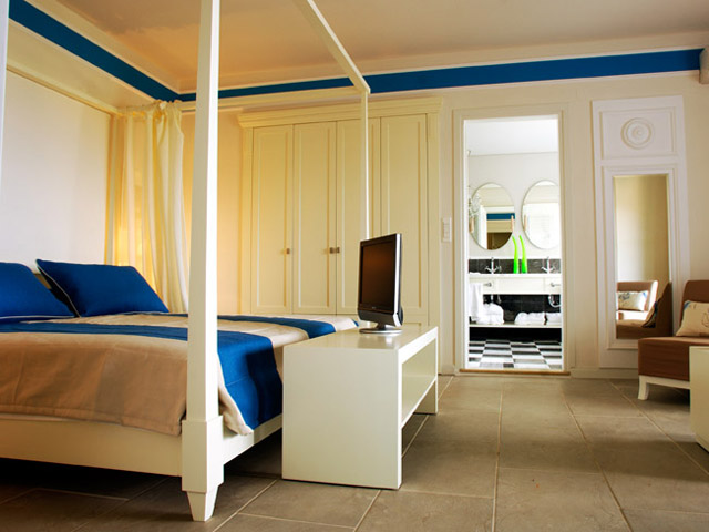 Pleiades Luxurious Villas: Bedroom