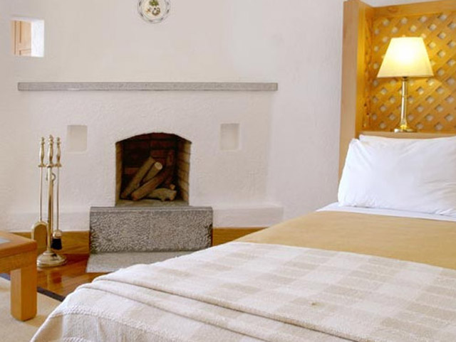 Porto Elounda Golf and SPA Resort: Seafront Villa Bedroom