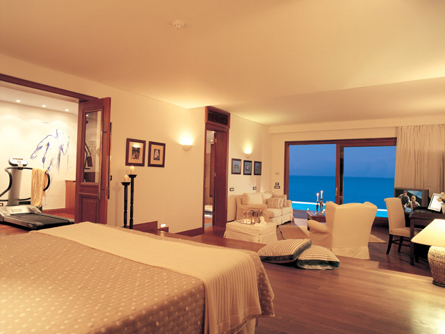 Elounda Beach Premium & Sports Club: Elounda Beach - Premium & Sports - Club Bedroom