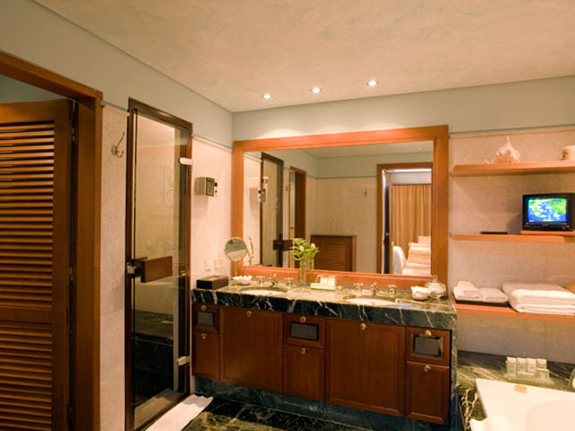 Elounda Beach Exclusive  & Platinum Club: Elounda Beach Exclusive Club  Grand Suites Bathroom