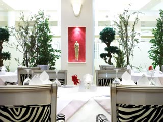 Theoxenia Palace Hotel: Zebra Lounge & Restaurant