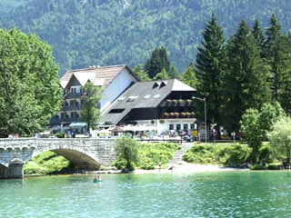 Jezero Hotel